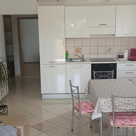 Apartments Mb Пула Екстериор снимка
