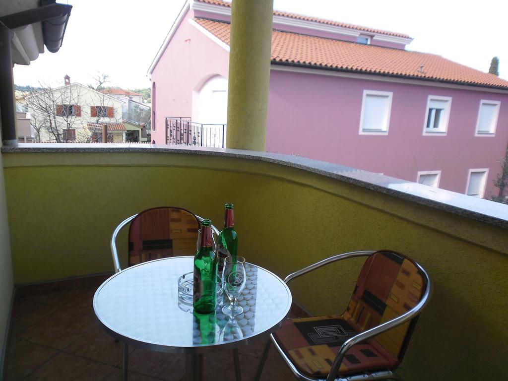 Apartments Mb Пула Стая снимка